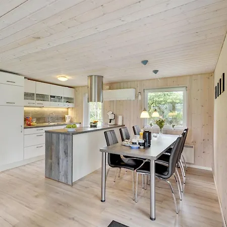 Сasa de vacaciones Sheemen - 700m To The Fjord By Interhome Bjerregård